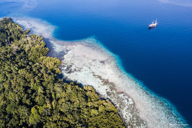 Aurora (All Star Liveaboards) Indonesia - Bluewater Dive Travel